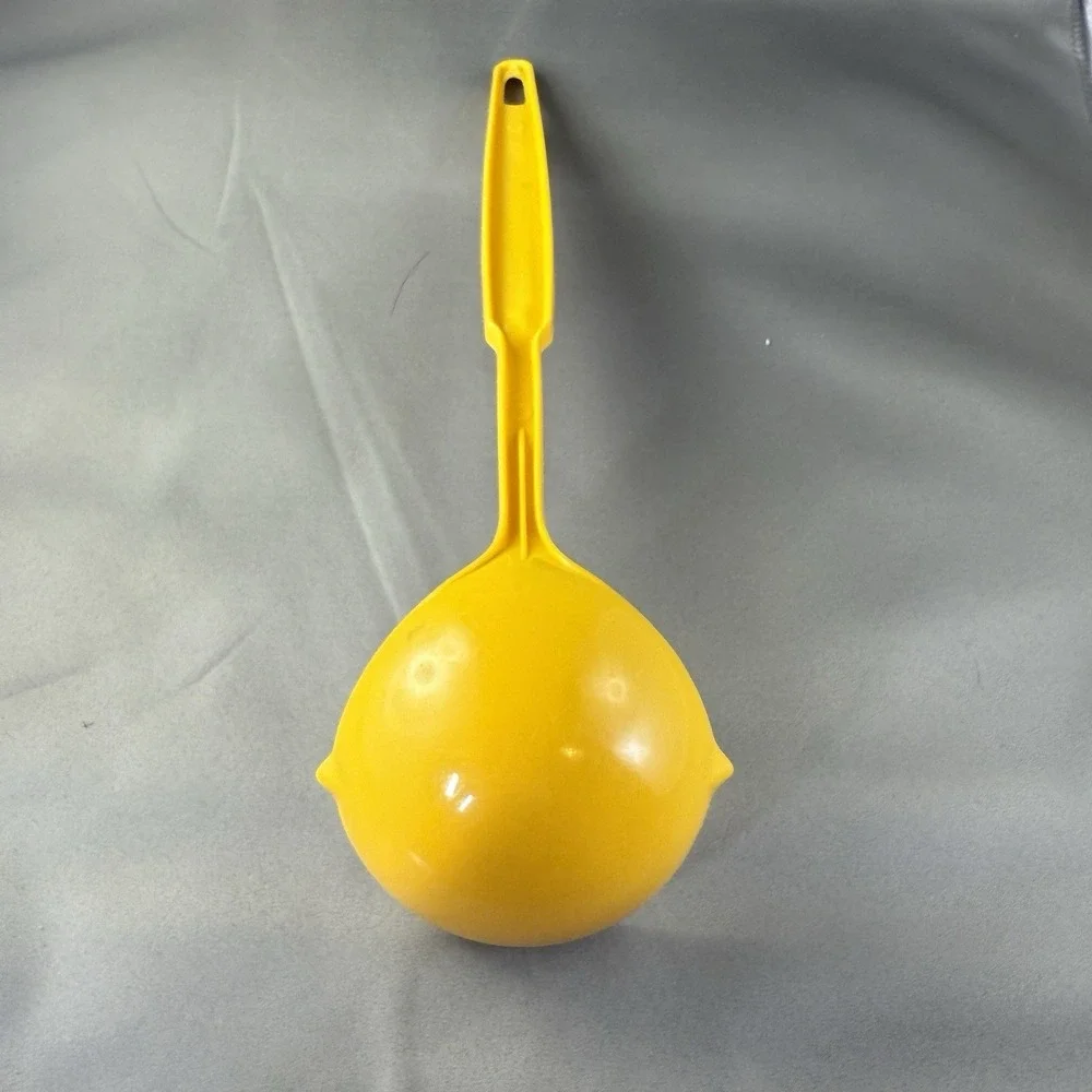 Vintage EKCO Yellow Plastic Soup Ladle –‎ Dual Pour Spout, Made in USA